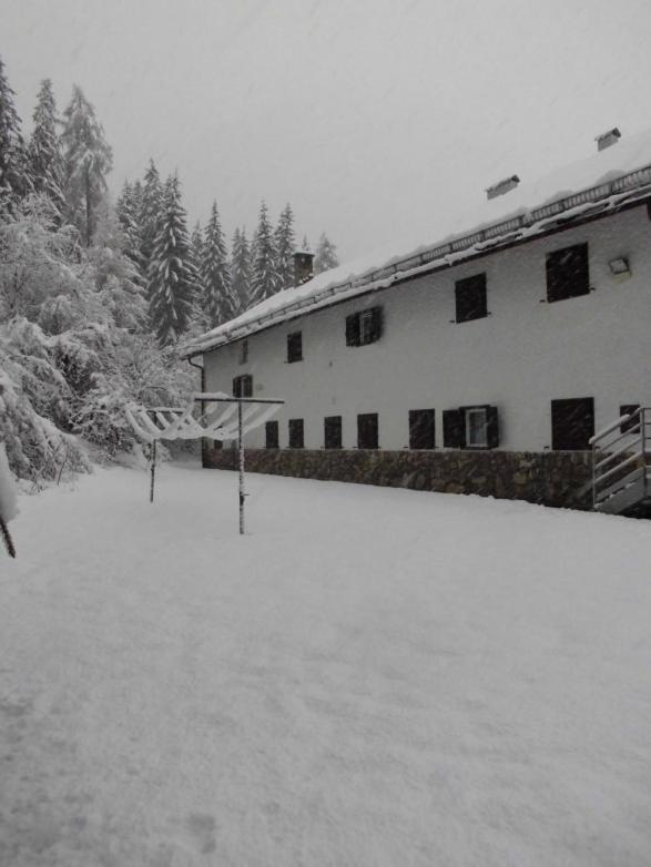 Casa Alpina Dobbiaco Hotel Exterior photo